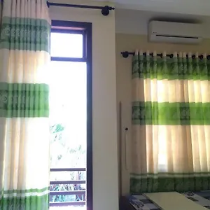 https://mrs-cuong-room-for-rent.hotelsofhoian.com