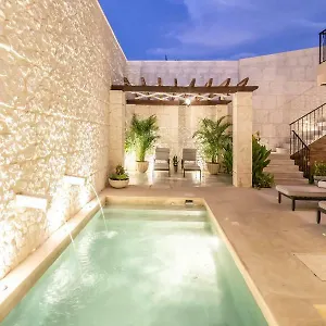 https://casa-tavera.hotelsmerida.org