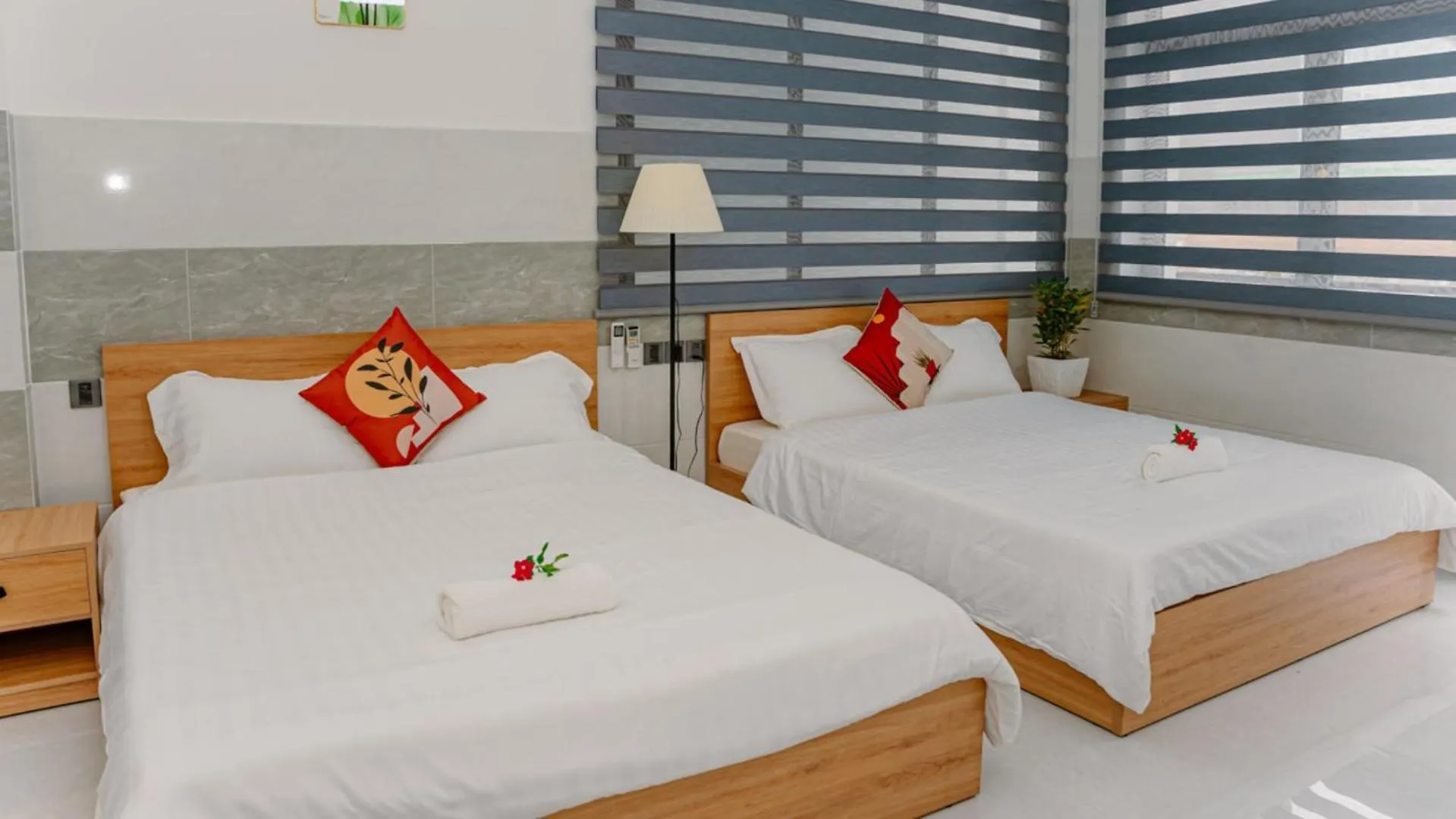 Aloha Saigon Premium Hostel By Local Travel Experts - Newly Opened, Less-Touristy Location, Spacious Rooms, Glass Shower Bathroom, Free Breakfast & Walking Tour Ho Chi Minh City