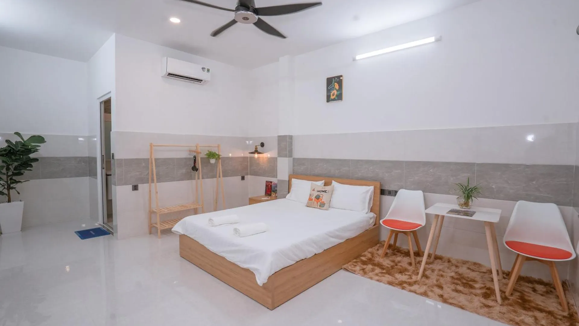 Aloha Saigon Premium Hostel By Local Travel Experts - Newly Opened, Less-Touristy Location, Spacious Rooms, Glass Shower Bathroom, Free Breakfast & Walking Tour Ho Chi Minh City