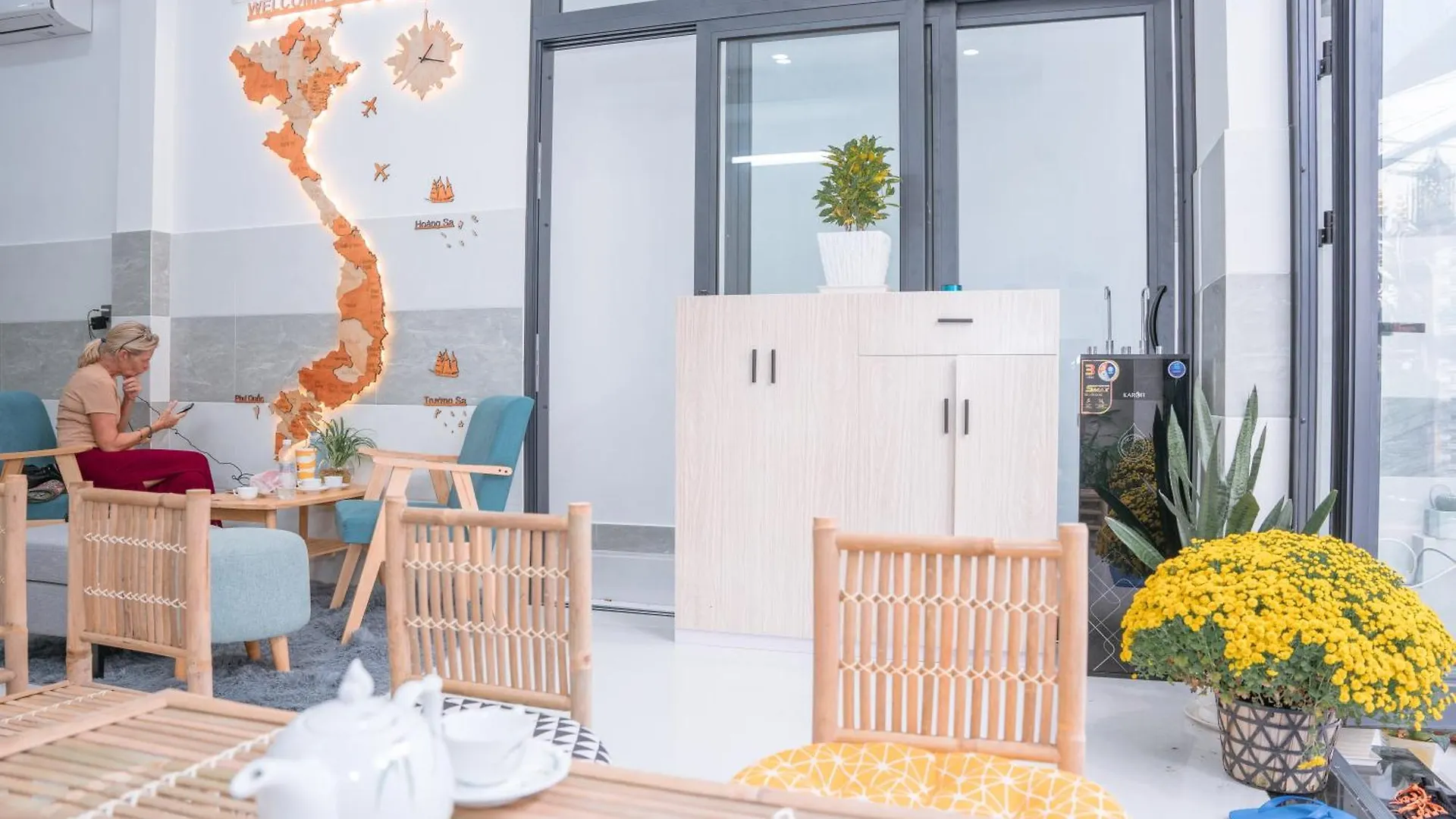 Aloha Saigon Premium Hostel By Local Travel Experts - Newly Opened, Less-Touristy Location, Spacious Rooms, Glass Shower Bathroom, Free Breakfast & Walking Tour Ho Chi Minh City