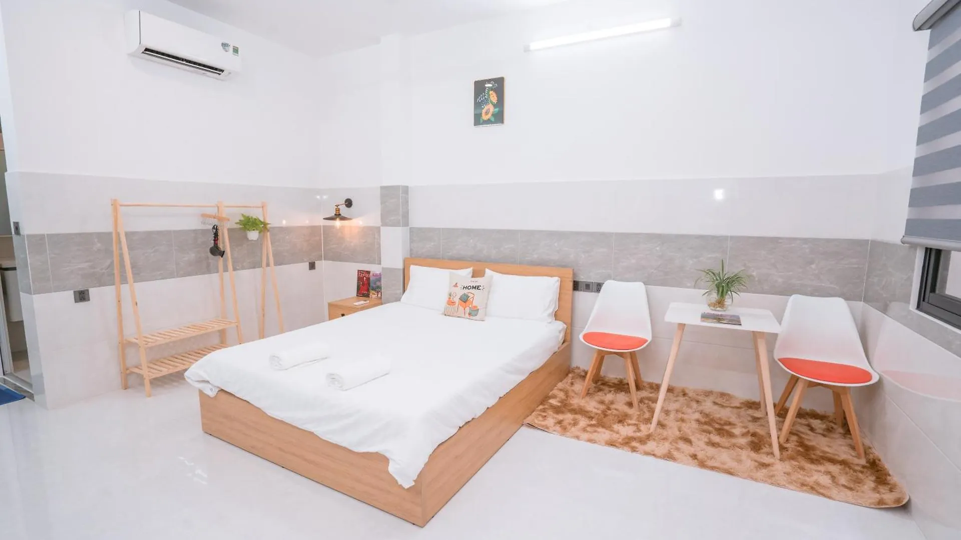 Aloha Saigon Premium Hostel By Local Travel Experts - Newly Opened, Less-Touristy Location, Spacious Rooms, Glass Shower Bathroom, Free Breakfast & Walking Tour Ho Chi Minh City