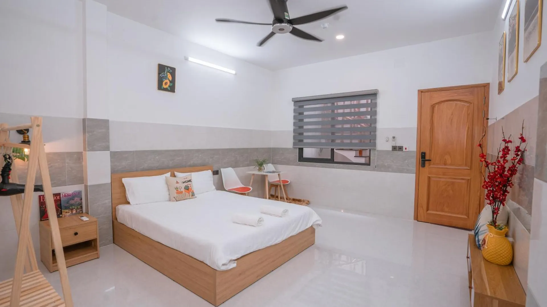 Aloha Saigon Premium Hostel By Local Travel Experts - Newly Opened, Less-Touristy Location, Spacious Rooms, Glass Shower Bathroom, Free Breakfast & Walking Tour Ho Chi Minh City