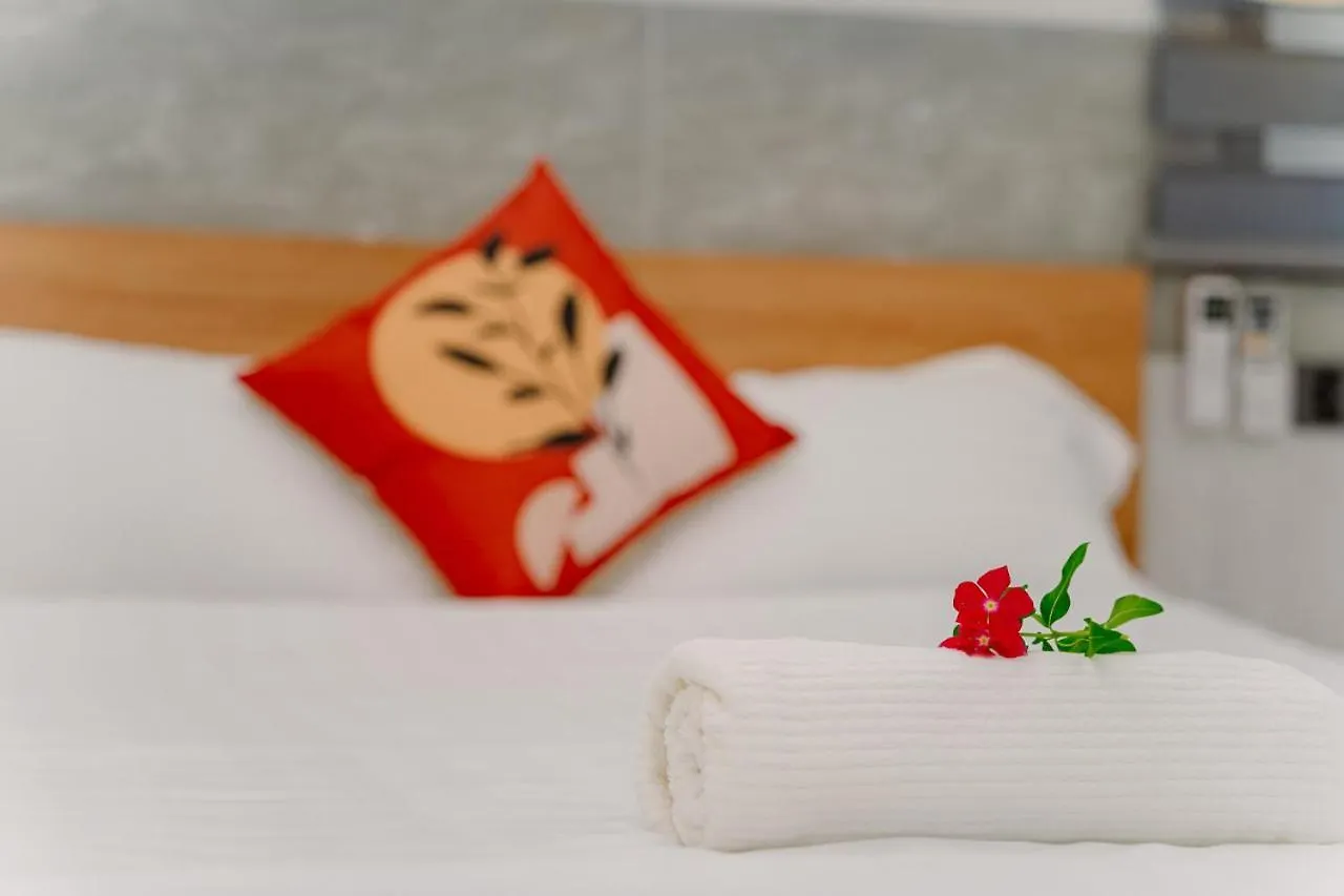Aloha Saigon Premium Hostel By Local Travel Experts - Newly Opened, Less-Touristy Location, Spacious Rooms, Glass Shower Bathroom, Free Breakfast & Walking Tour Ho Chi Minh City