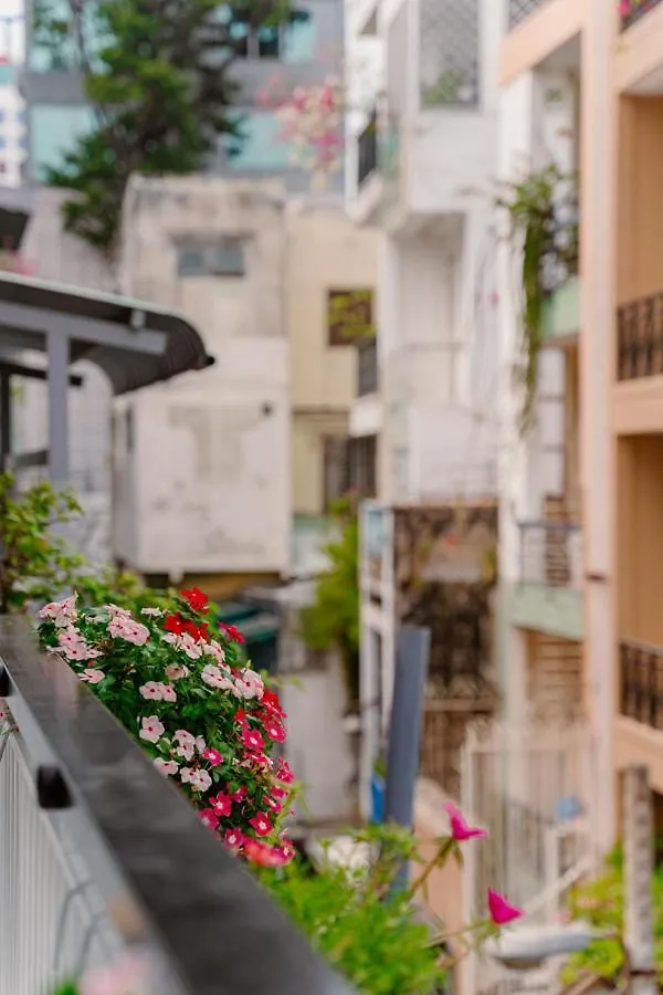 Aloha Saigon Premium Hostel By Local Travel Experts - Newly Opened, Less-Touristy Location, Spacious Rooms, Glass Shower Bathroom, Free Breakfast & Walking Tour Ho Chi Minh City 0*,