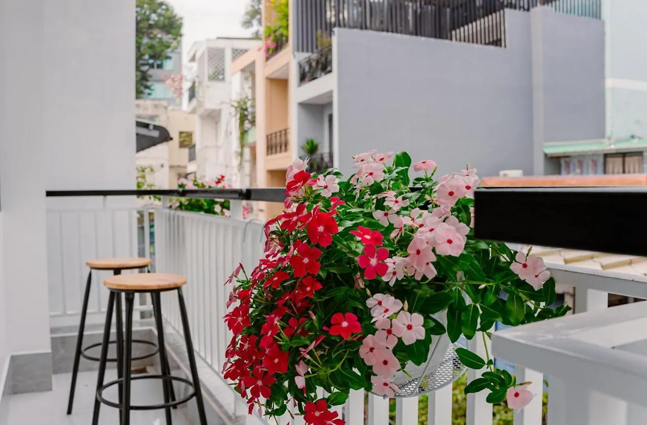 Aloha Saigon Premium Hostel By Local Travel Experts - Newly Opened, Less-Touristy Location, Spacious Rooms, Glass Shower Bathroom, Free Breakfast & Walking Tour Ho Chi Minh City