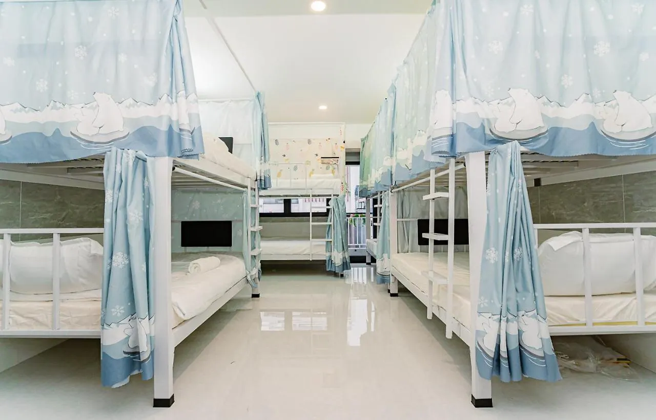 Aloha Saigon Premium Hostel By Local Travel Experts - Newly Opened, Less-Touristy Location, Spacious Rooms, Glass Shower Bathroom, Free Breakfast & Walking Tour Ho Chi Minh City 0*,